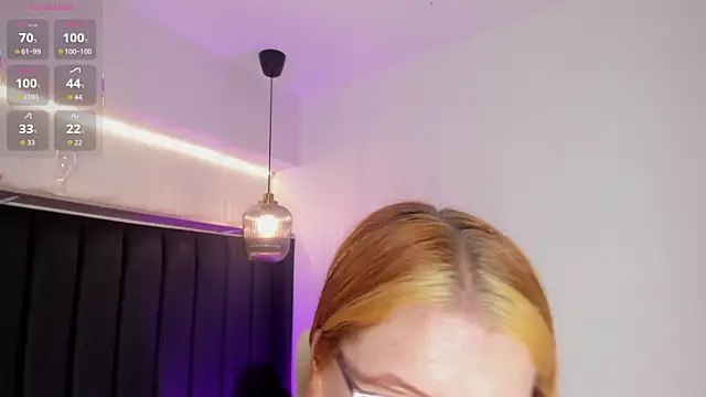 AllisonRoberts  online show from 10/21/25, 08:53