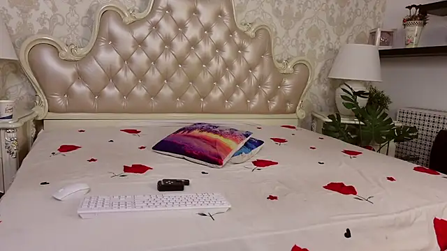 Snapshot of CarmellaAngel chatting on 02/15/25, 11:17 CarmellaAngel online show from 02/15/25, 11:17