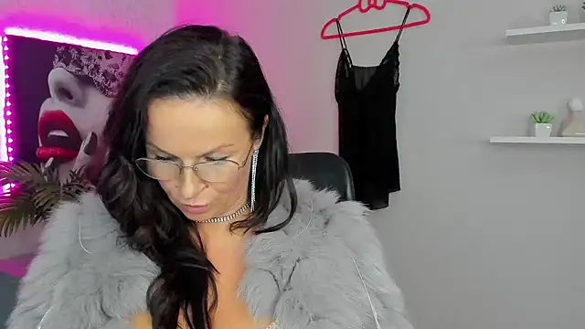 HelenLuxx online show from 02/01/25, 01:51