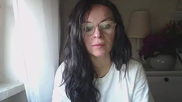 HelenLuxx online show from 10/20/25, 06:14