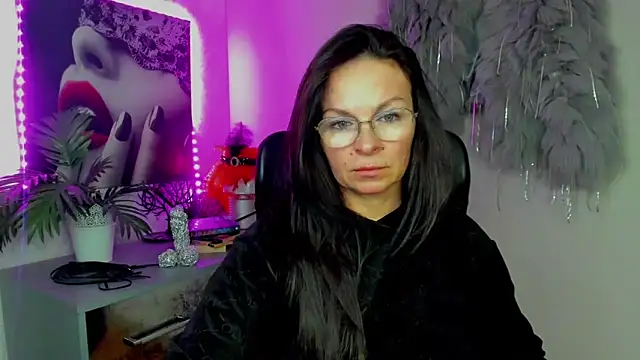 HelenLuxx online show from 02/03/26, 03:50