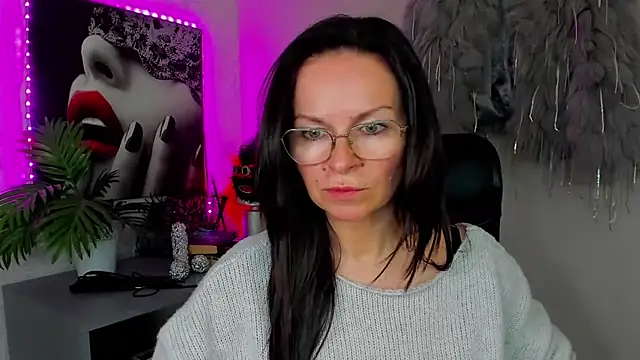 HelenLuxx online show from 04/20/26, 03:15