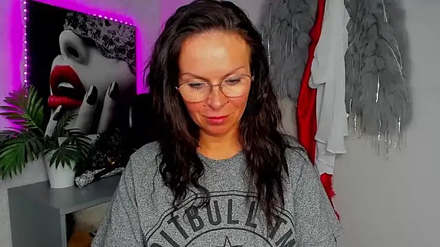 HelenLuxx online show from 05/27/26, 03:09