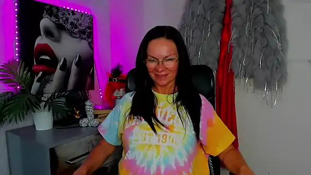 HelenLuxx online show from 06/02/26, 04:20