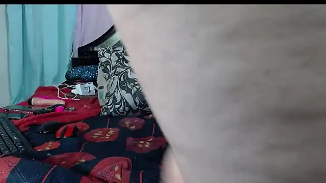 Karina Molina online show from 02/11/25, 09:03