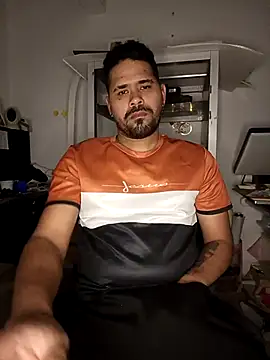 Snapshot of Joselatino23 chatting on 11/09/25, 06:01 Joselatino23 online show from 11/09/25, 06:01