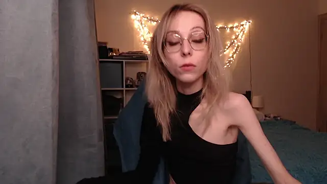 Snapshot of amber_quell_here chatting on 02/20/25, 03:19 amber quell here online show from 02/20/25, 03:19