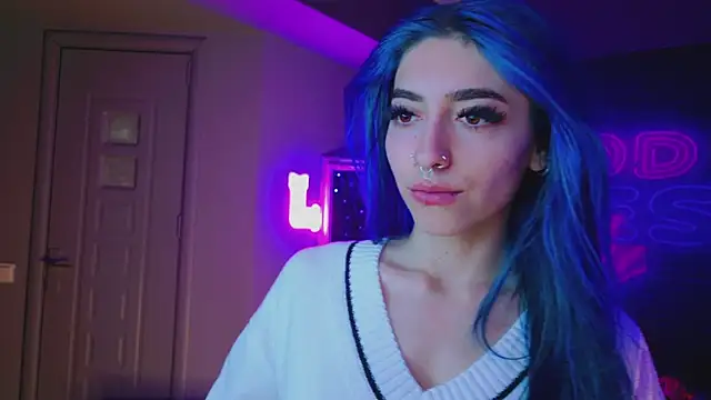 Snapshot of AriaVoss chatting on 12/19/24, 08:44 AriaVoss online show from 12/19/24, 08:44