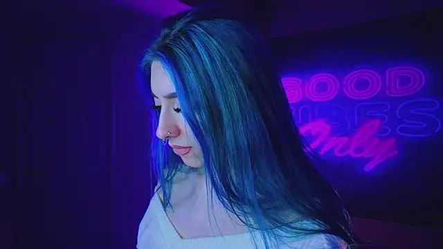 Snapshot of AriaVoss chatting on 12/22/24, 11:52 AriaVoss online show from 12/22/24, 11:52