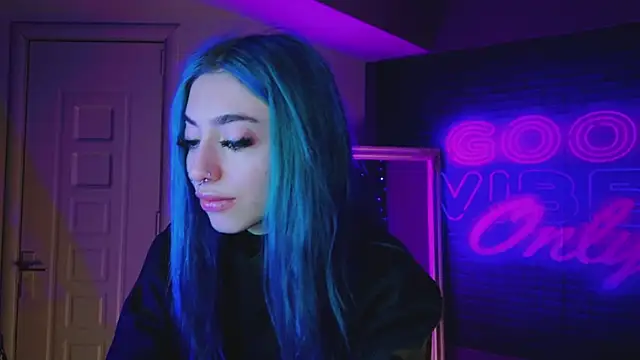 Snapshot of AriaVoss chatting on 01/07/25, 08:31 AriaVoss online show from 01/07/25, 08:31