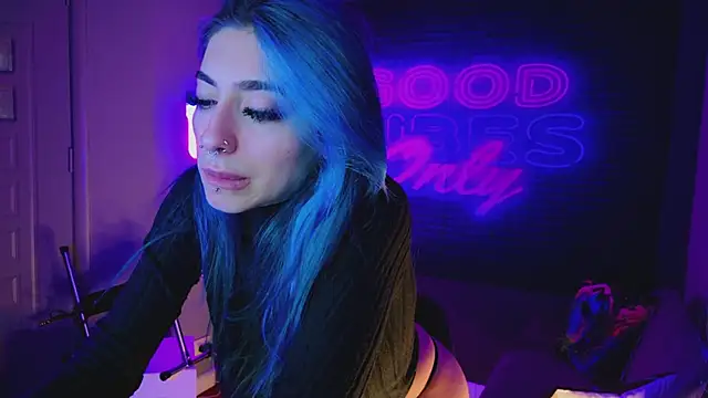 Snapshot of AriaVoss chatting on 01/08/25, 02:35 AriaVoss online show from 01/08/25, 02:35