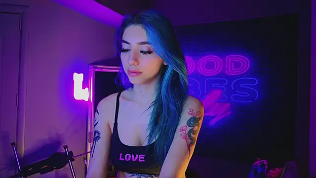 Snapshot of AriaVoss chatting on 01/11/25, 02:52 AriaVoss online show from 01/11/25, 02:52