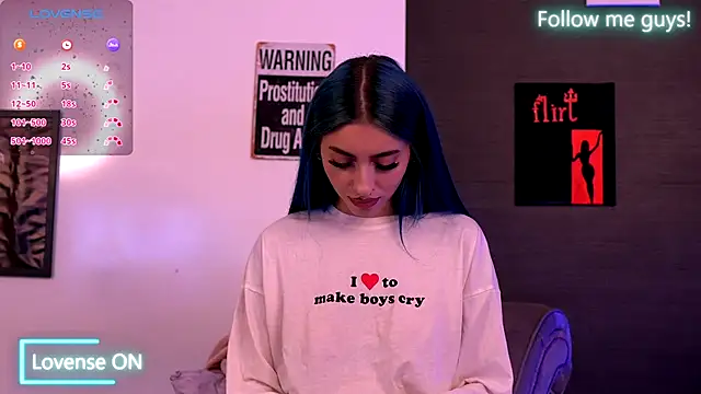 Snapshot of AriaVoss chatting on 09/20/25, 07:48 AriaVoss online show from 09/20/25, 07:48