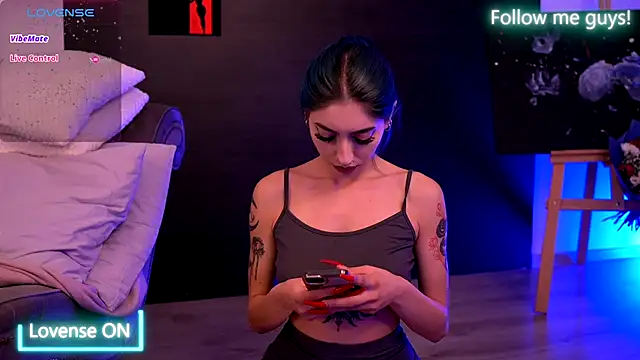 Snapshot of AriaVoss chatting on 09/25/25, 08:45 AriaVoss online show from 09/25/25, 08:45