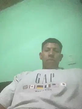 Snapshot of nowex18 chatting on 03/22/25, 06:00 nowex18 online show from 03/22/25, 06:00