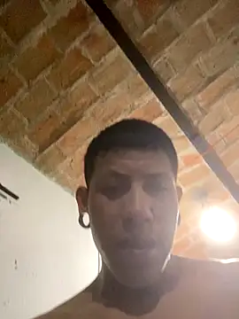 Snapshot of nowex18 chatting on 11/22/25, 01:26 nowex18 online show from 11/22/25, 01:26