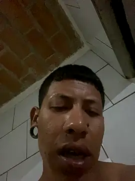 Snapshot of nowex18 chatting on 11/24/25, 01:38 nowex18 online show from 11/24/25, 01:38