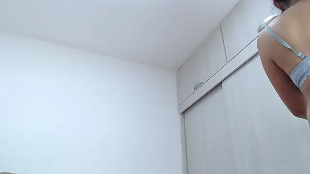 Snapshot of Amelia_Debora_Antonella chatting on 11/20/25, 12:49 Amelia Debora Antonella online show from 11/20/25, 12:49