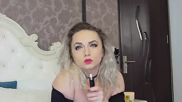 Snapshot of EllianaReese chatting on 02/12/25, 02:35 EllianaReese online show from 02/12/25, 02:35