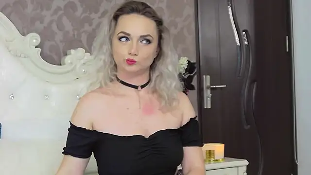 Snapshot of EllianaReese chatting on 02/12/25, 05:37 EllianaReese online show from 02/12/25, 05:37