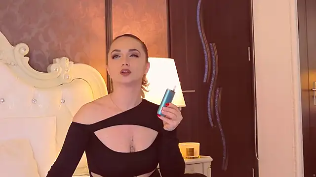 Snapshot of EllianaReese chatting on 03/22/25, 05:49 EllianaReese online show from 03/22/25, 05:49