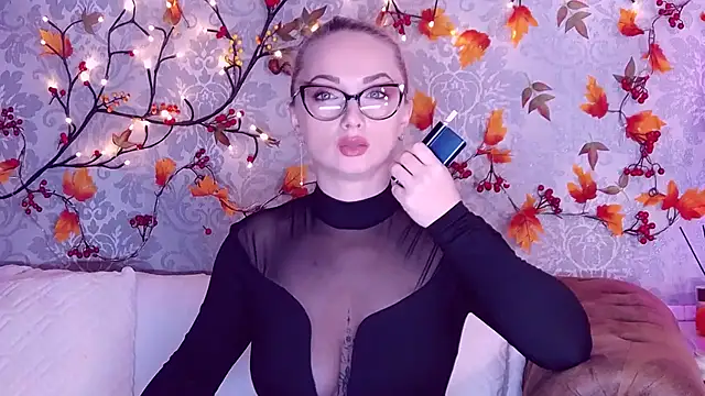 Snapshot of EllianaReese chatting on 10/09/25, 02:20 EllianaReese online show from 10/09/25, 02:20