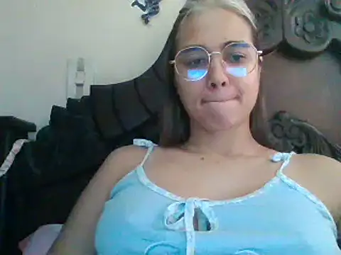 trianabell online show from 01/26/25, 04:51