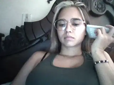 trianabell online show from 02/12/25, 07:56