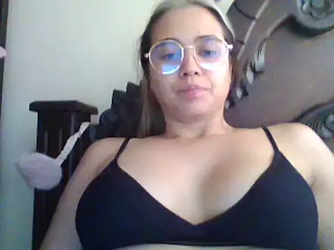 trianabell online show from 02/14/25, 05:03