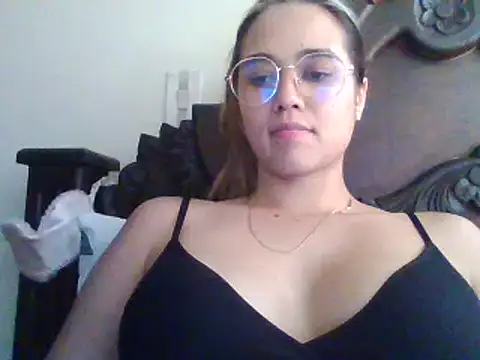 trianabell online show from 02/18/25, 09:09