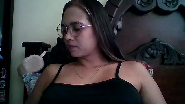 trianabell online show from 09/23/25, 04:54