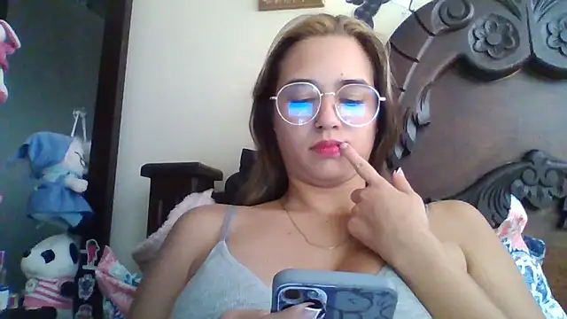 trianabell online show from 10/10/25, 08:30