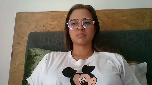 trianabell online show from 12/01/25, 03:17