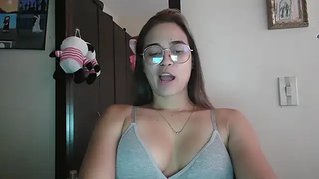 Snapshot of trianabell chatting on 05/29/26, 04:16 trianabell online show from 05/29/26, 04:16