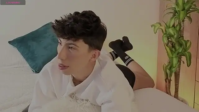 FabianPriince online show from 10/25/25, 05:19