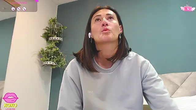 SharisWillian online show from 03/12/26, 04:07