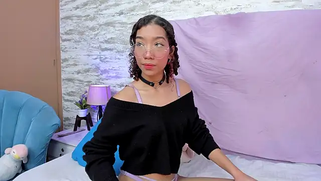 Snapshot of nya_ah chatting on 01/08/25, 03:07 nya ah online show from 01/08/25, 03:07