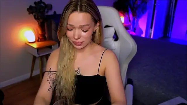 Lily Yin online show from 03/18/26, 05:43