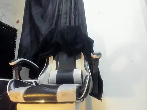 DaianaLutz online show from 12/16/25, 09:09