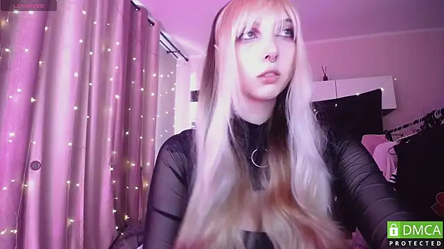 JustMeowGirl online show from 06/20/26, 04:37