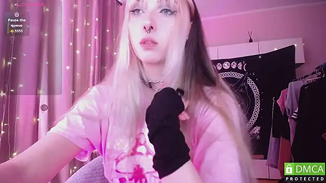 JustMeowGirl online show from 06/30/26, 05:08