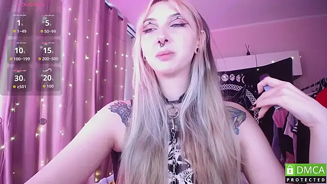 JustMeowGirl online show from 07/12/26, 05:42