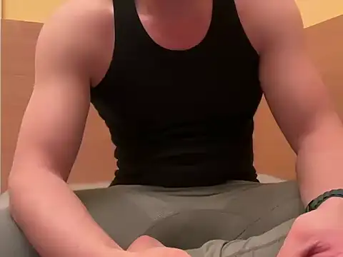 Snapshot of etat_onn chatting on 10/02/25, 10:28 etat onn online show from 10/02/25, 10:28