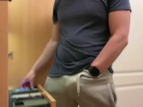 Snapshot of etat_onn chatting on 11/15/25, 06:04 etat onn online show from 11/15/25, 06:04