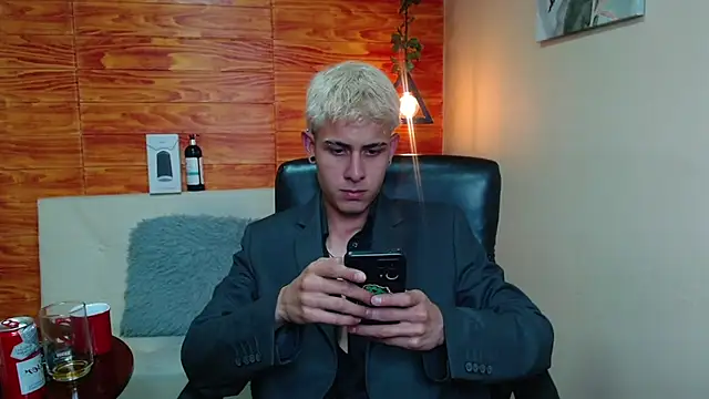 Bastiaan 28 online show from 12/13/24, 03:05