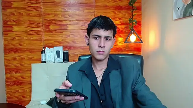 Bastiaan 28 online show from 01/07/25, 09:57