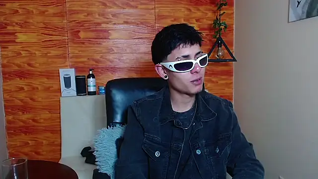 Bastiaan 28 online show from 02/06/25, 03:59