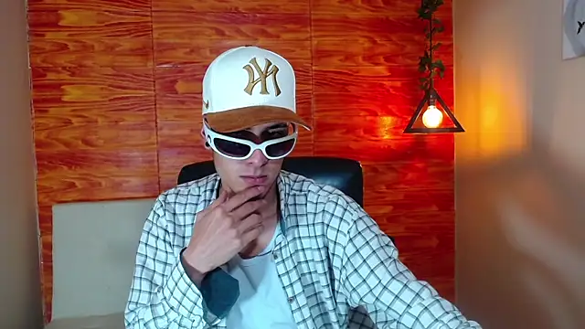 Bastiaan 28 online show from 02/21/25, 03:12