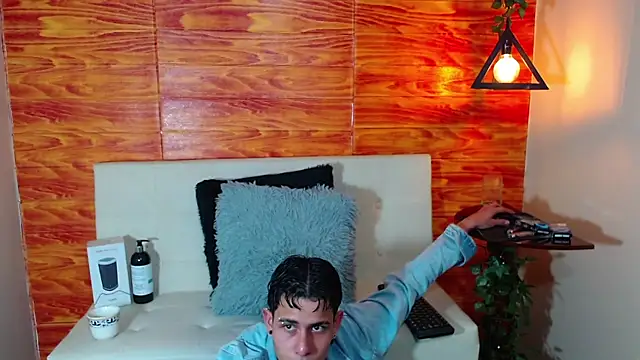 Bastiaan 28 online show from 03/09/25, 08:40