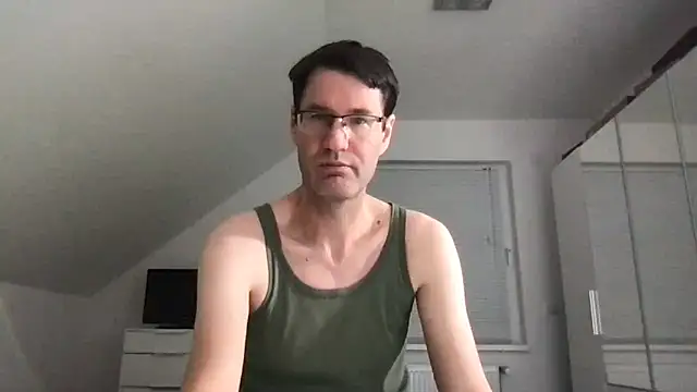 zxzx cam1 online show from 02/07/25, 11:13